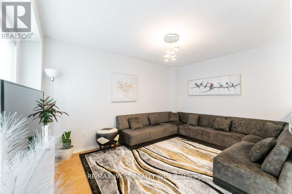 3143 Clayhill Road, Mississauga, Ontario  L5B 4J3 - Photo 18 - W12697572