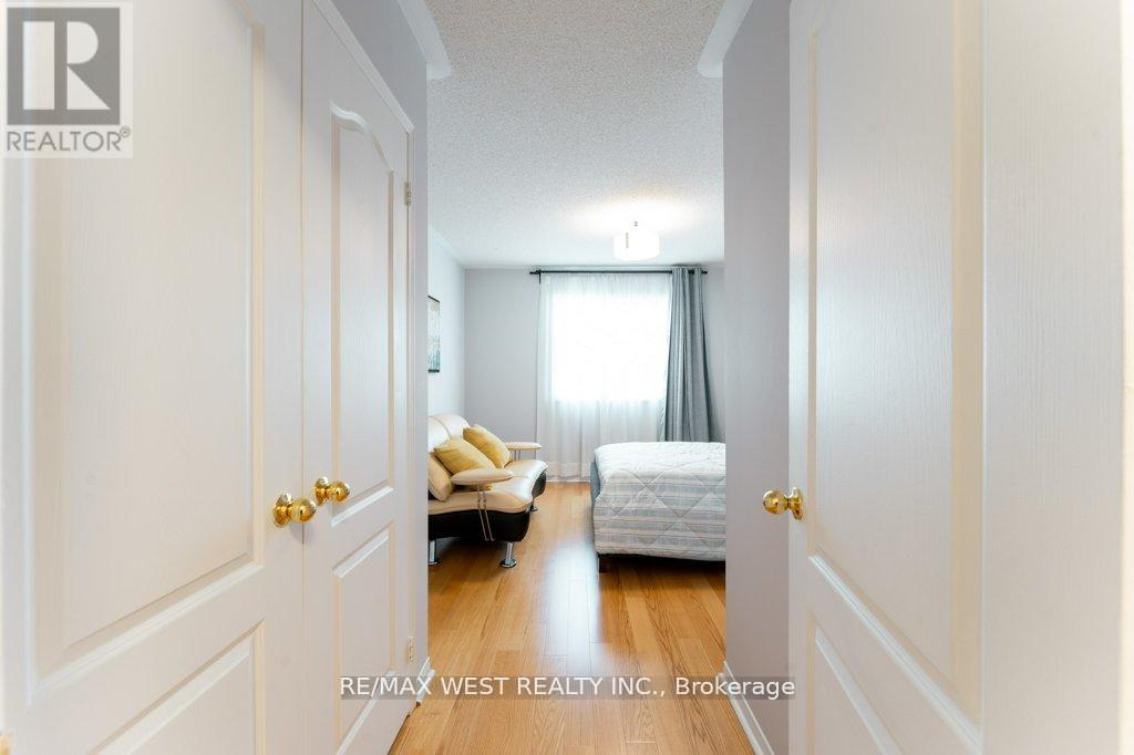 3143 Clayhill Road, Mississauga, Ontario  L5B 4J3 - Photo 26 - W12697572
