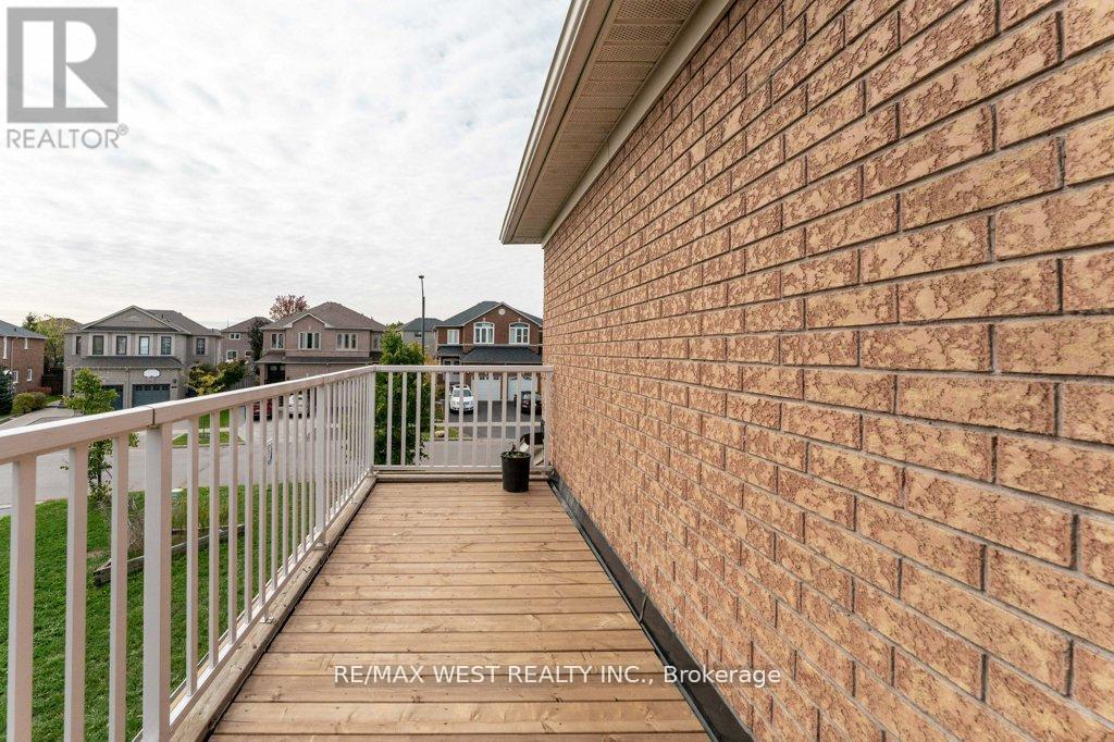 3143 Clayhill Road, Mississauga, Ontario  L5B 4J3 - Photo 33 - W12697572