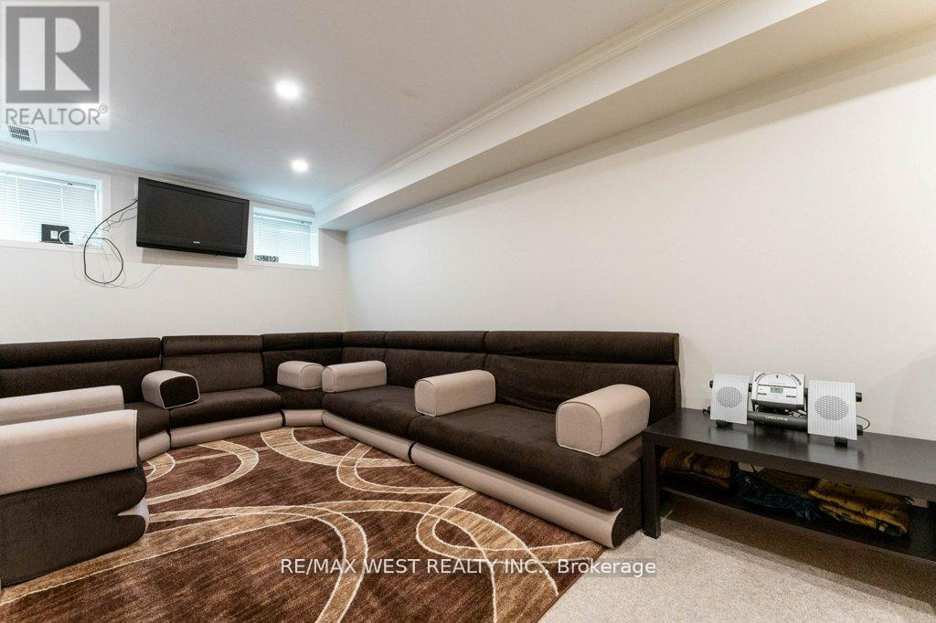 3143 Clayhill Road, Mississauga, Ontario  L5B 4J3 - Photo 45 - W12697572