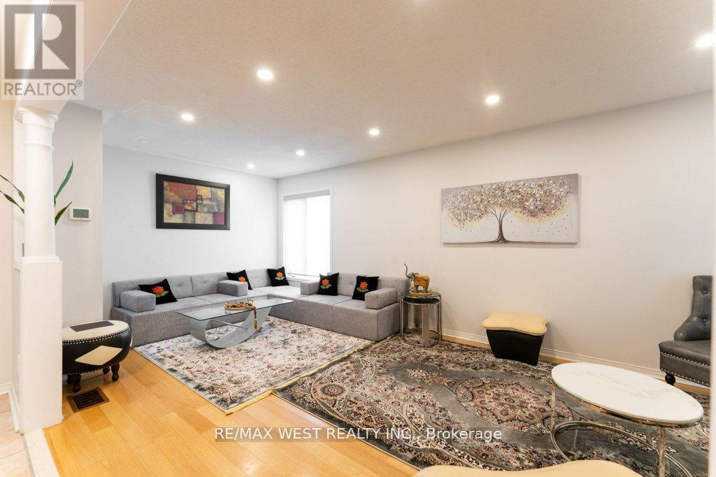 3143 Clayhill Road, Mississauga, Ontario  L5B 4J3 - Photo 7 - W12697572