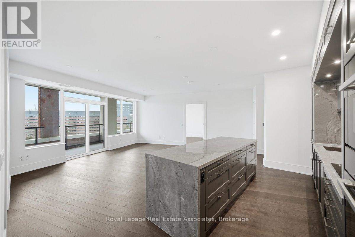 725 - 259 The Kingsway, Toronto, Ontario  M9A 0G2 - Photo 3 - W12697596