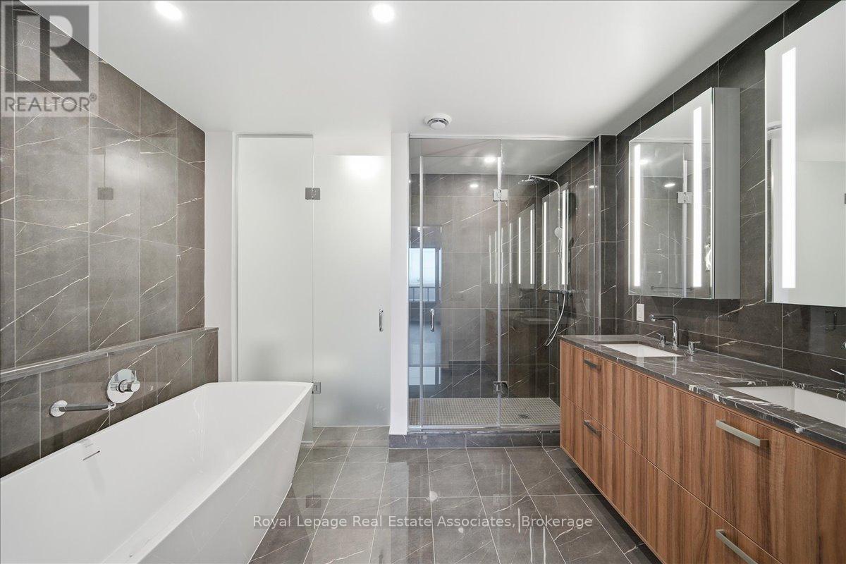 725 - 259 The Kingsway, Toronto, Ontario  M9A 0G2 - Photo 31 - W12697596