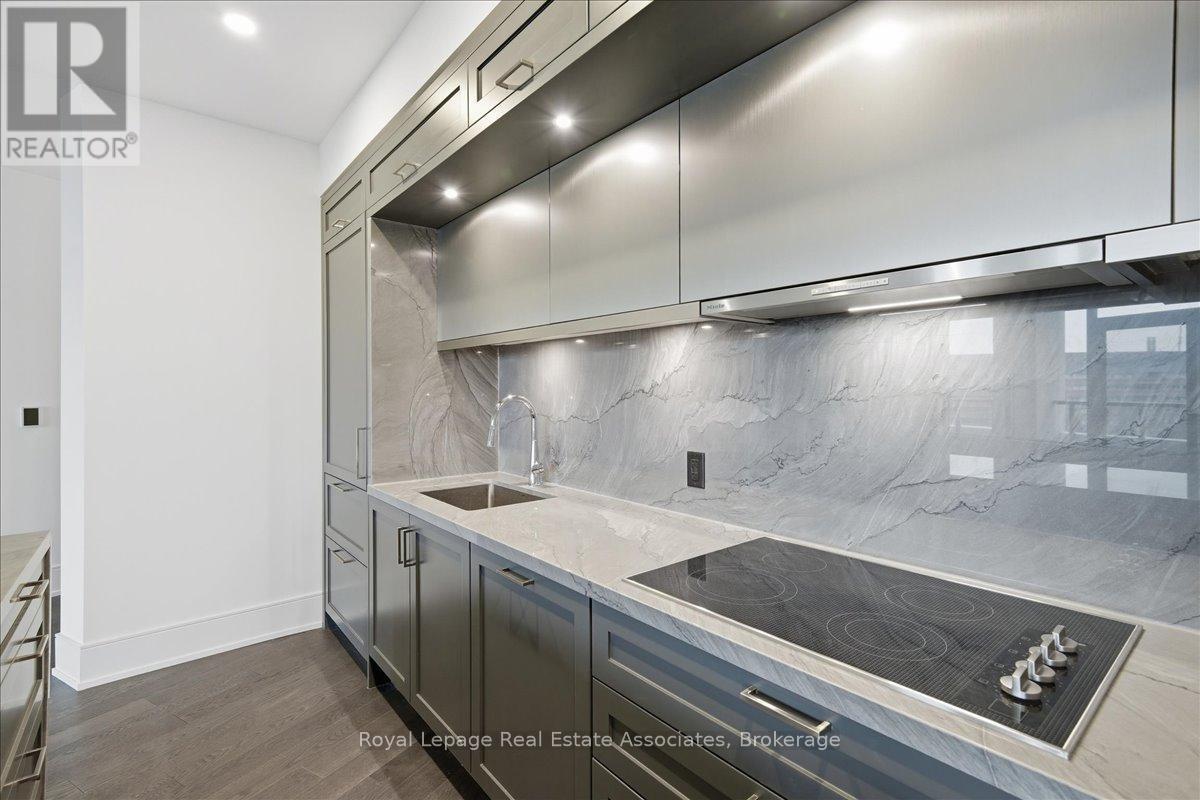 725 - 259 The Kingsway, Toronto, Ontario  M9A 0G2 - Photo 8 - W12697596