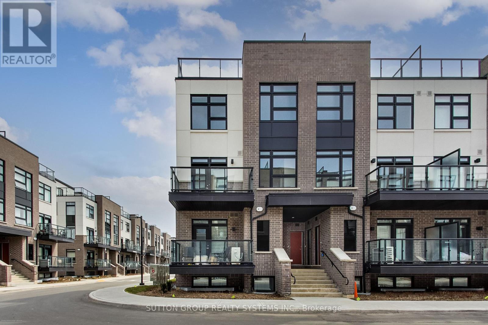 102 - 1593 Rose Way, Milton, Ontario  L9E 0J2 - Photo 2 - W12697614