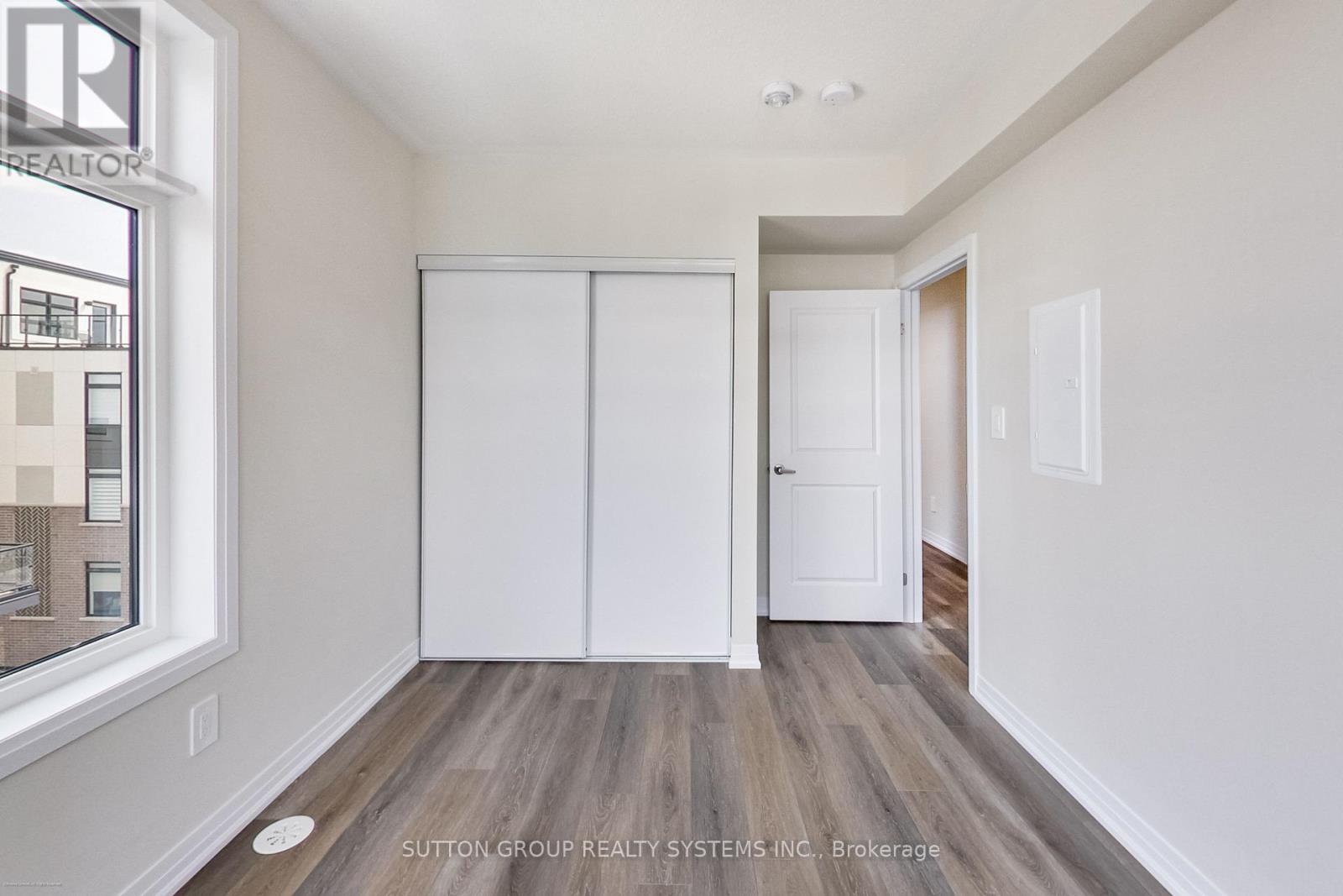 102 - 1593 Rose Way, Milton, Ontario  L9E 0J2 - Photo 9 - W12697614