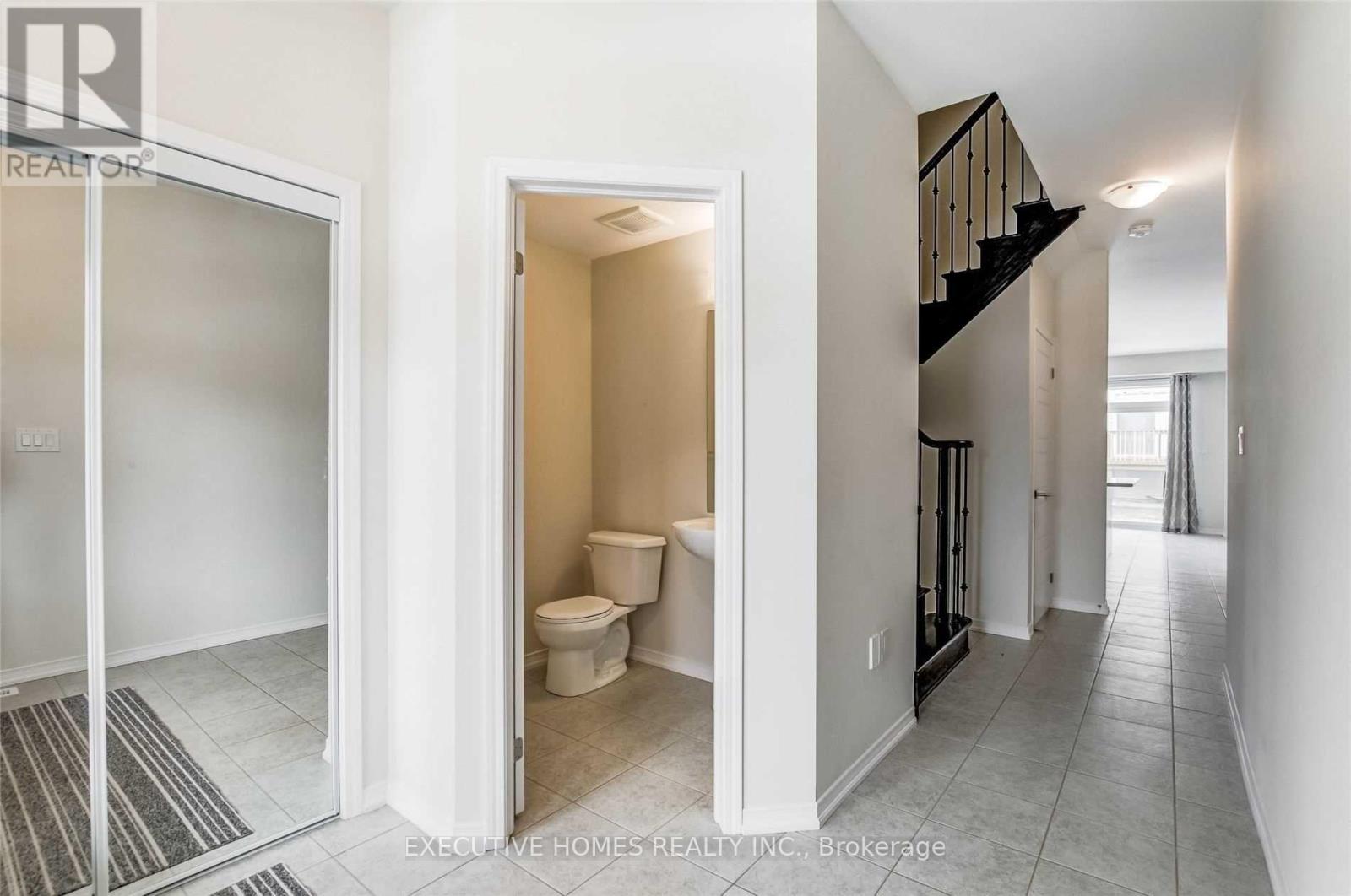 14 Vaughn Drive, Thorold, Ontario  L3B 0G8 - Photo 2 - X12697584