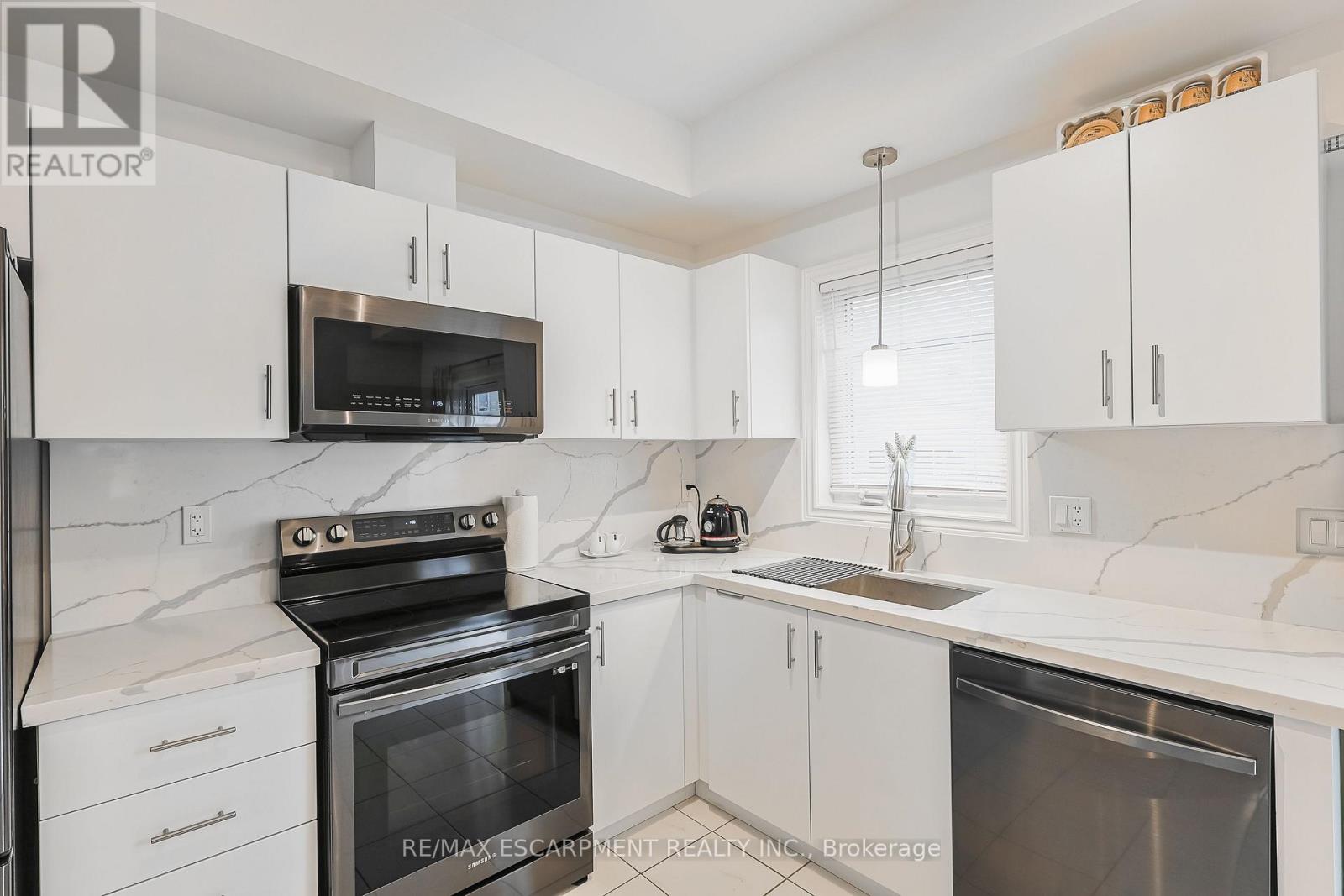 20 Barley Lane, Hamilton, Ontario  L9K 0K1 - Photo 14 - X12669604