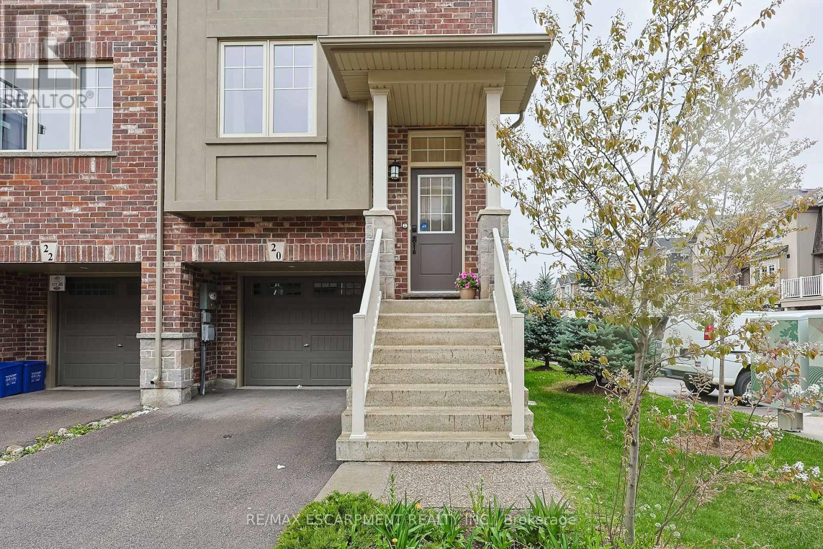20 Barley Lane, Hamilton, Ontario  L9K 0K1 - Photo 4 - X12669604