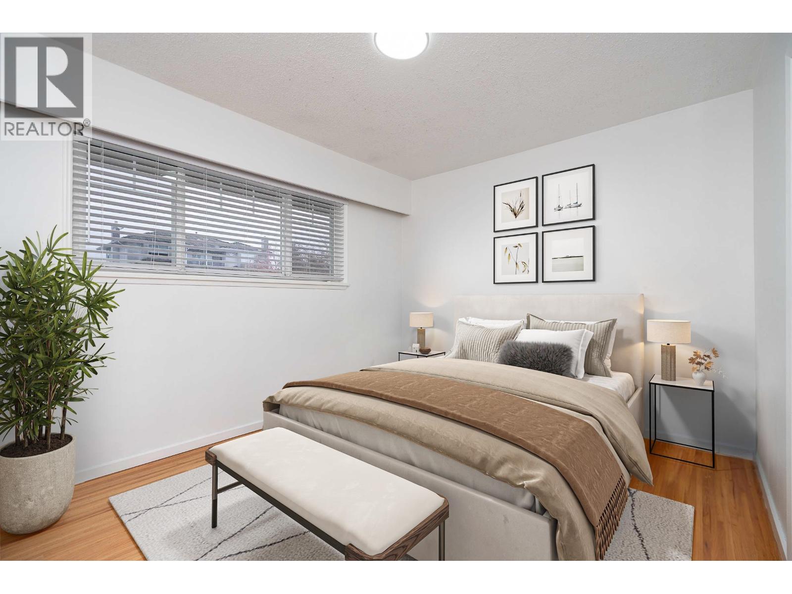 6560 Winch Street, Burnaby, British Columbia V5B 2L6 - Photo 3 - R3079650