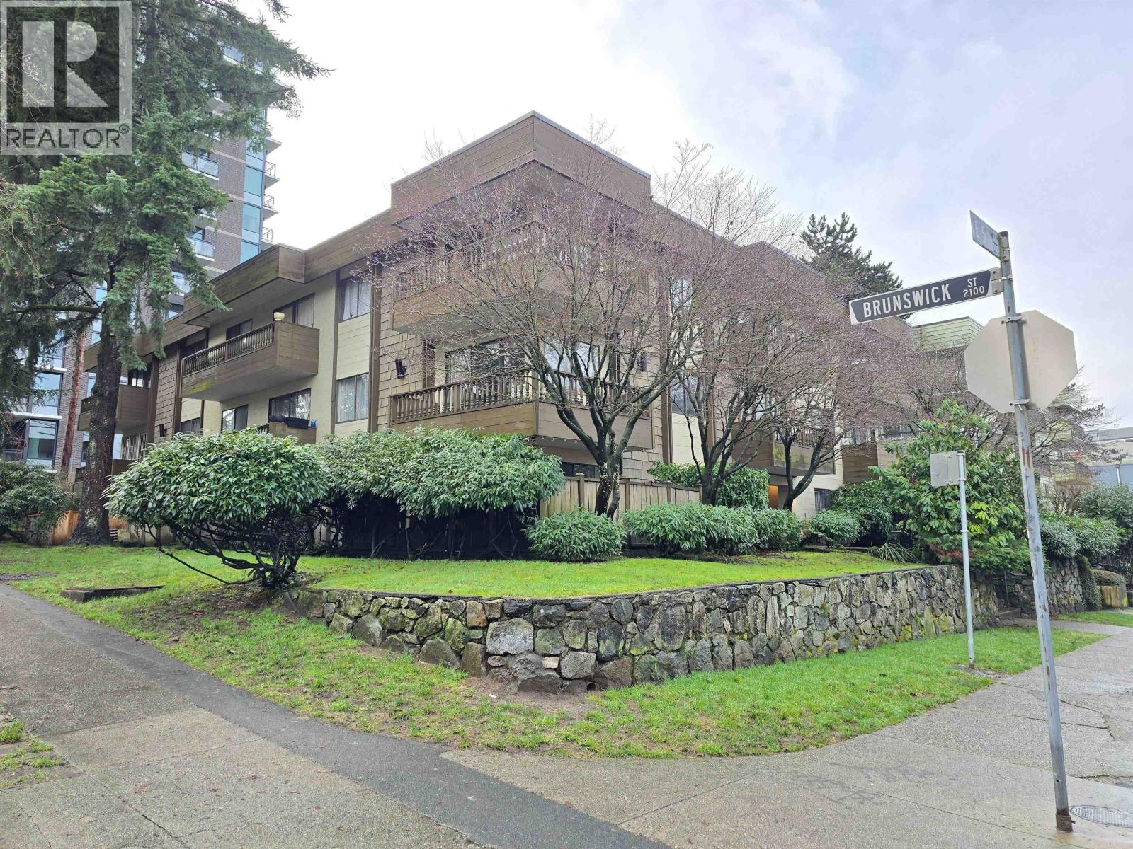 207 350 E 5TH AVENUE, Vancouver, British Columbia