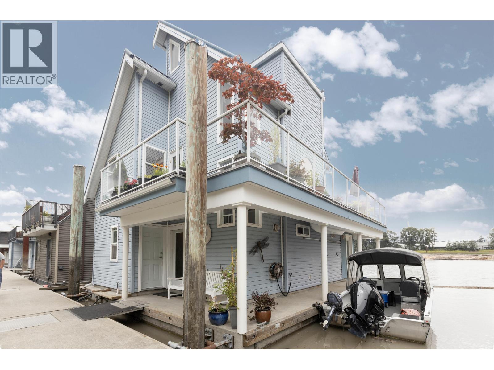 4 800 South Dyke Road, New Westminster, British Columbia  V3M 4Z8 - Photo 1 - R3079681