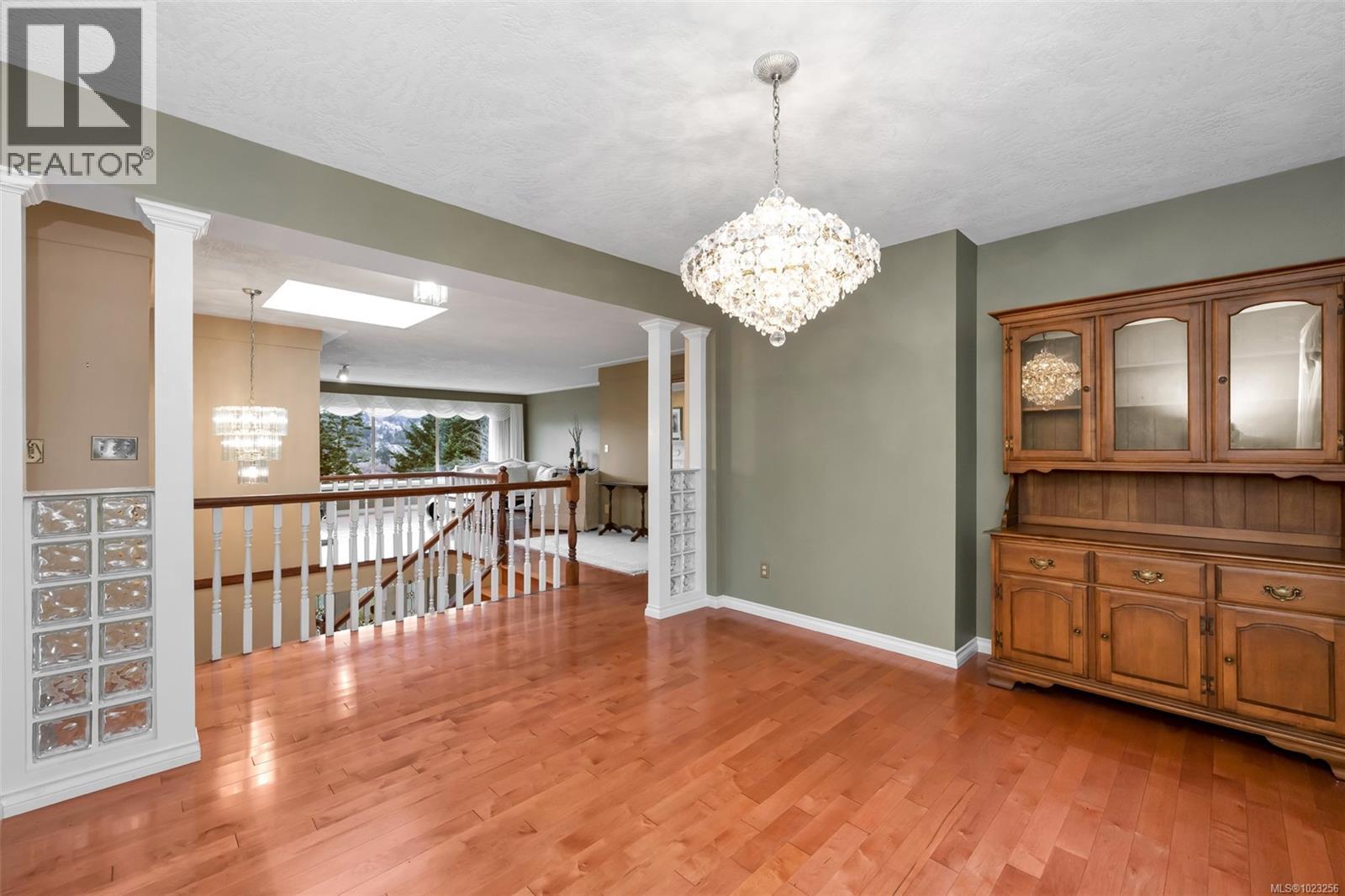 4335 Emily Carr Dr, Saanich, British Columbia  V8X 5E4 - Photo 34 - 1023256