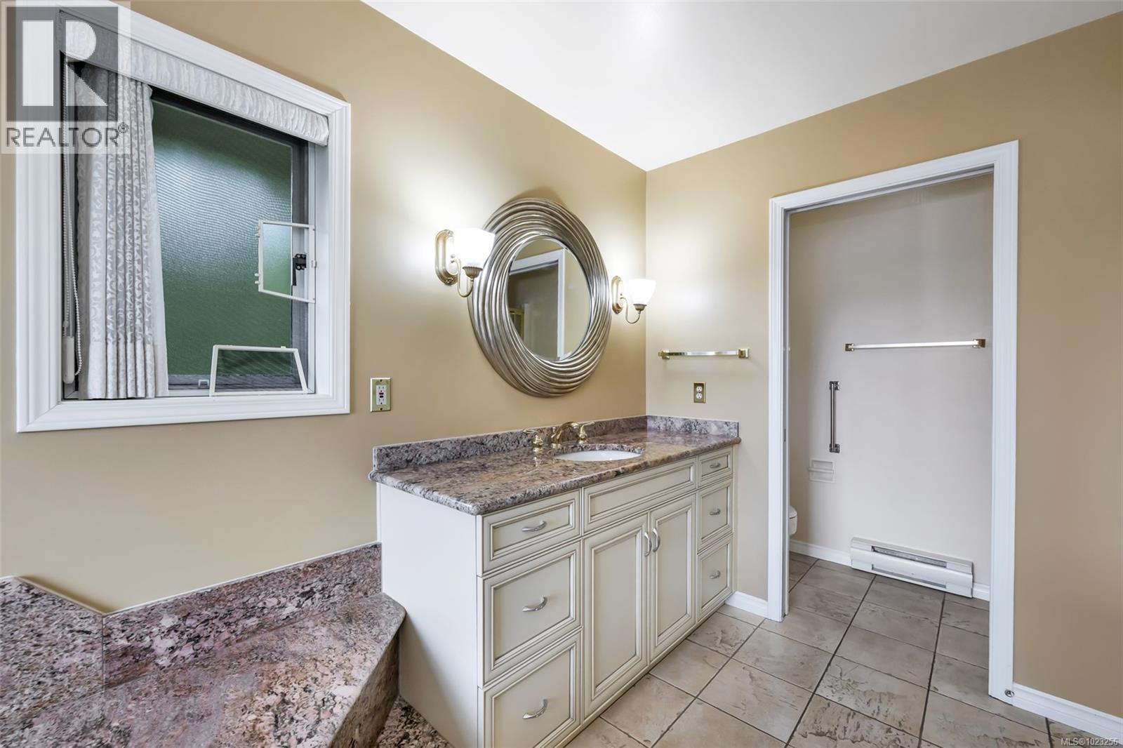 4335 Emily Carr Dr, Saanich, British Columbia  V8X 5E4 - Photo 19 - 1023256