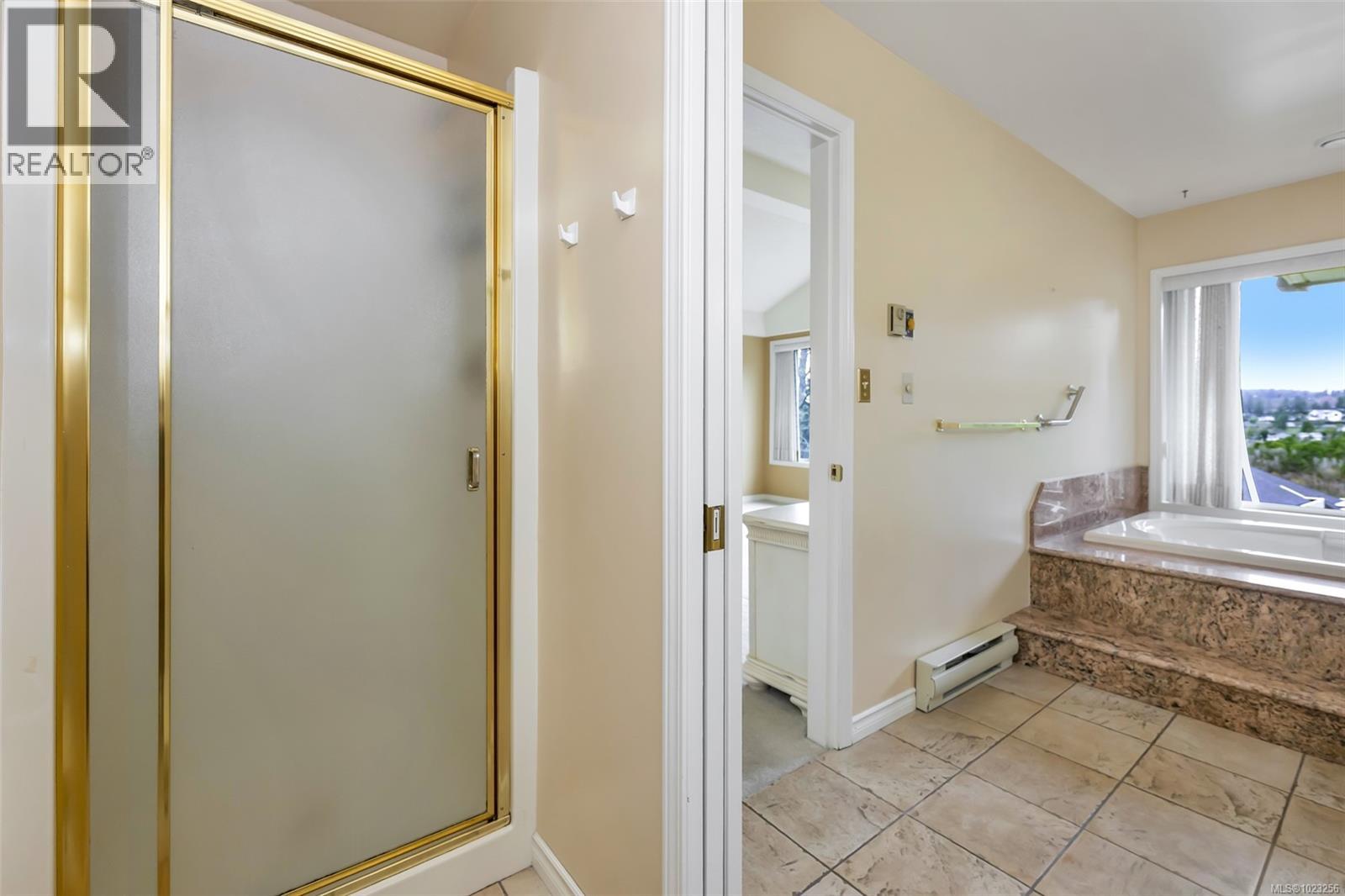 4335 Emily Carr Dr, Saanich, British Columbia  V8X 5E4 - Photo 51 - 1023256