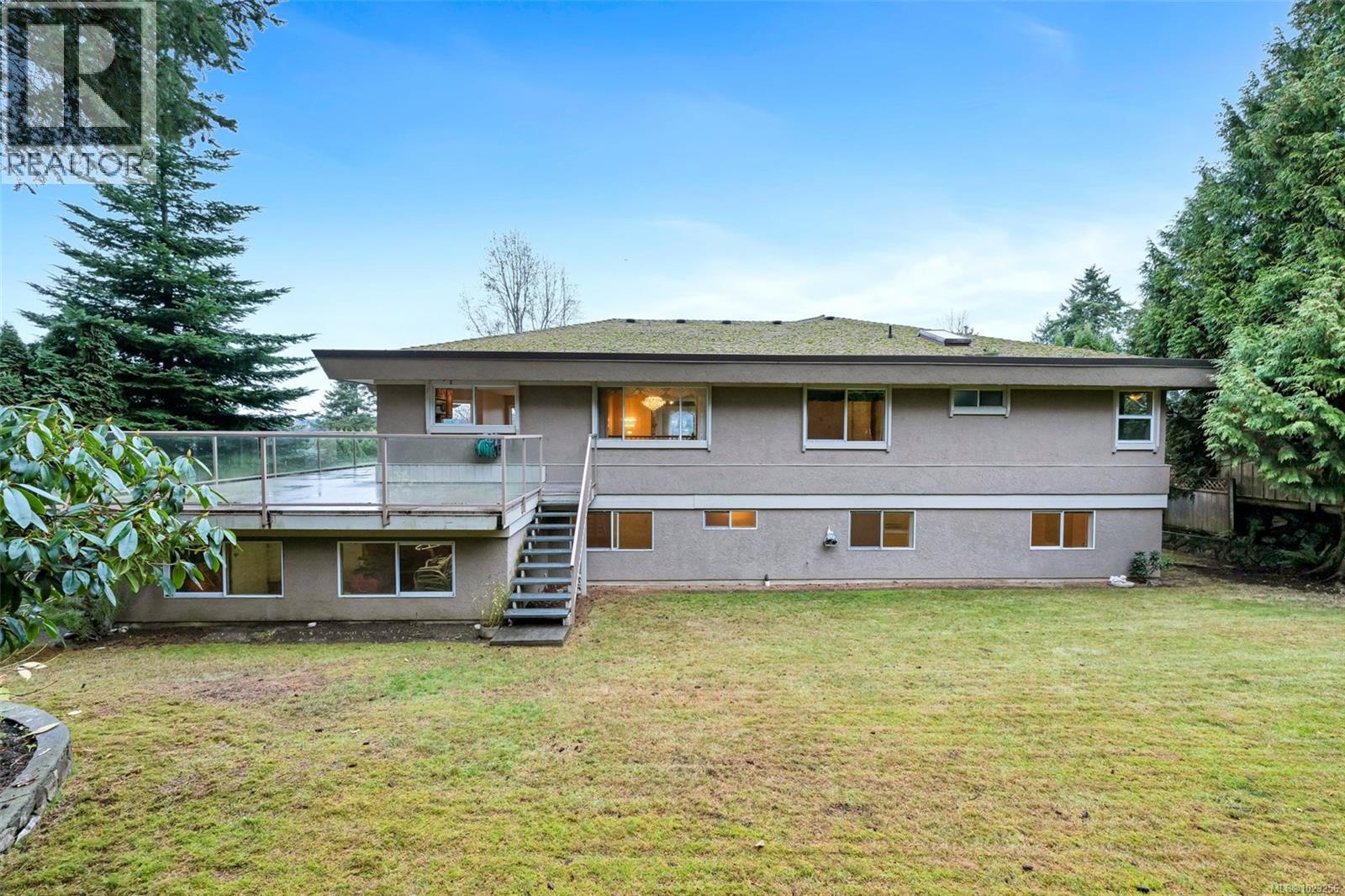 4335 Emily Carr Dr, Saanich, British Columbia  V8X 5E4 - Photo 60 - 1023256