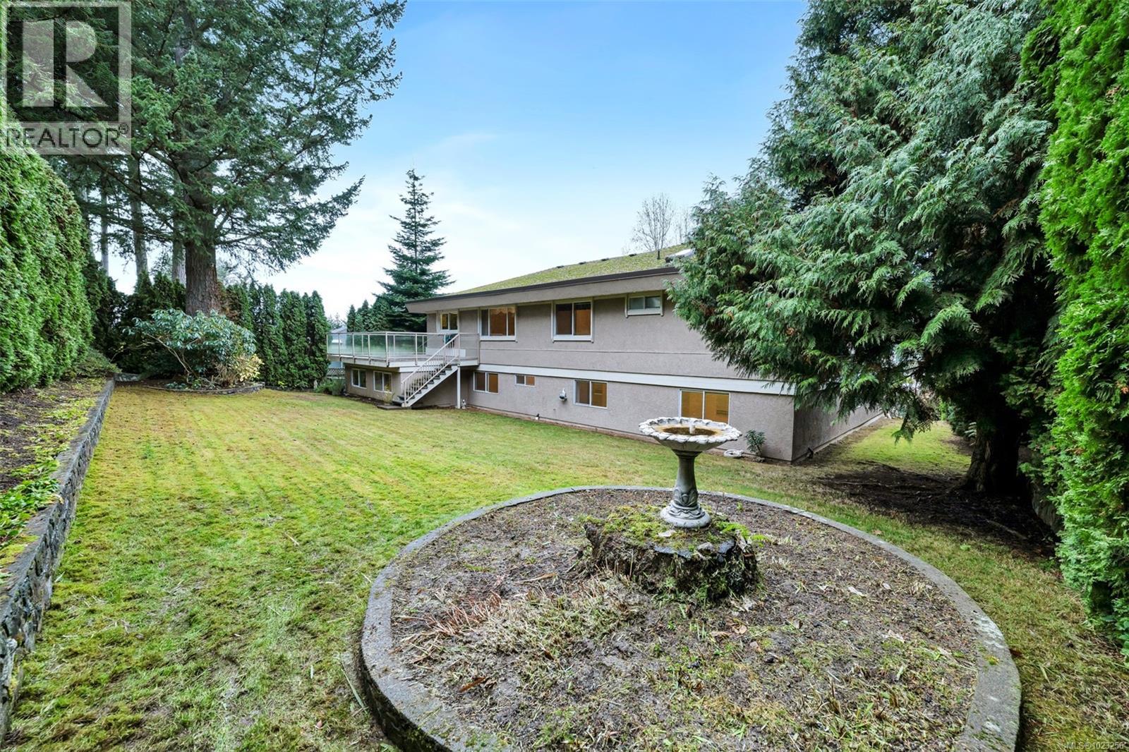 4335 Emily Carr Dr, Saanich, British Columbia  V8X 5E4 - Photo 61 - 1023256