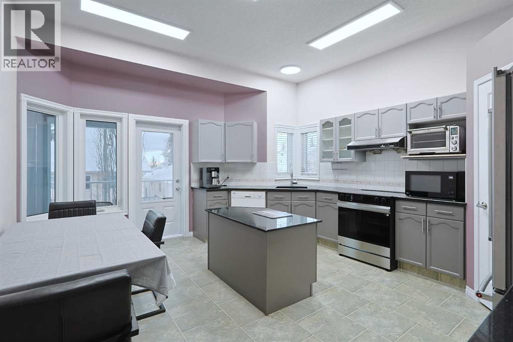 252 Citadel Park Nw, Calgary, Alberta  T3G 3X8 - Photo 3 - A2277232