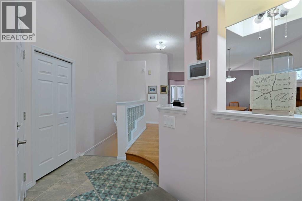 252 Citadel Park Nw, Calgary, Alberta  T3G 3X8 - Photo 6 - A2277232