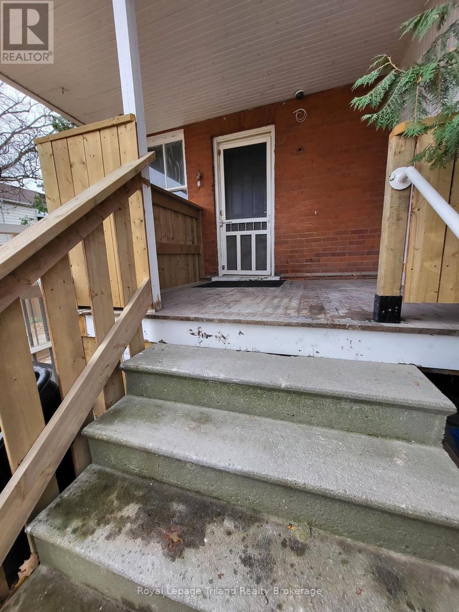 3 - 565 PEEL STREET, Woodstock, Ontario