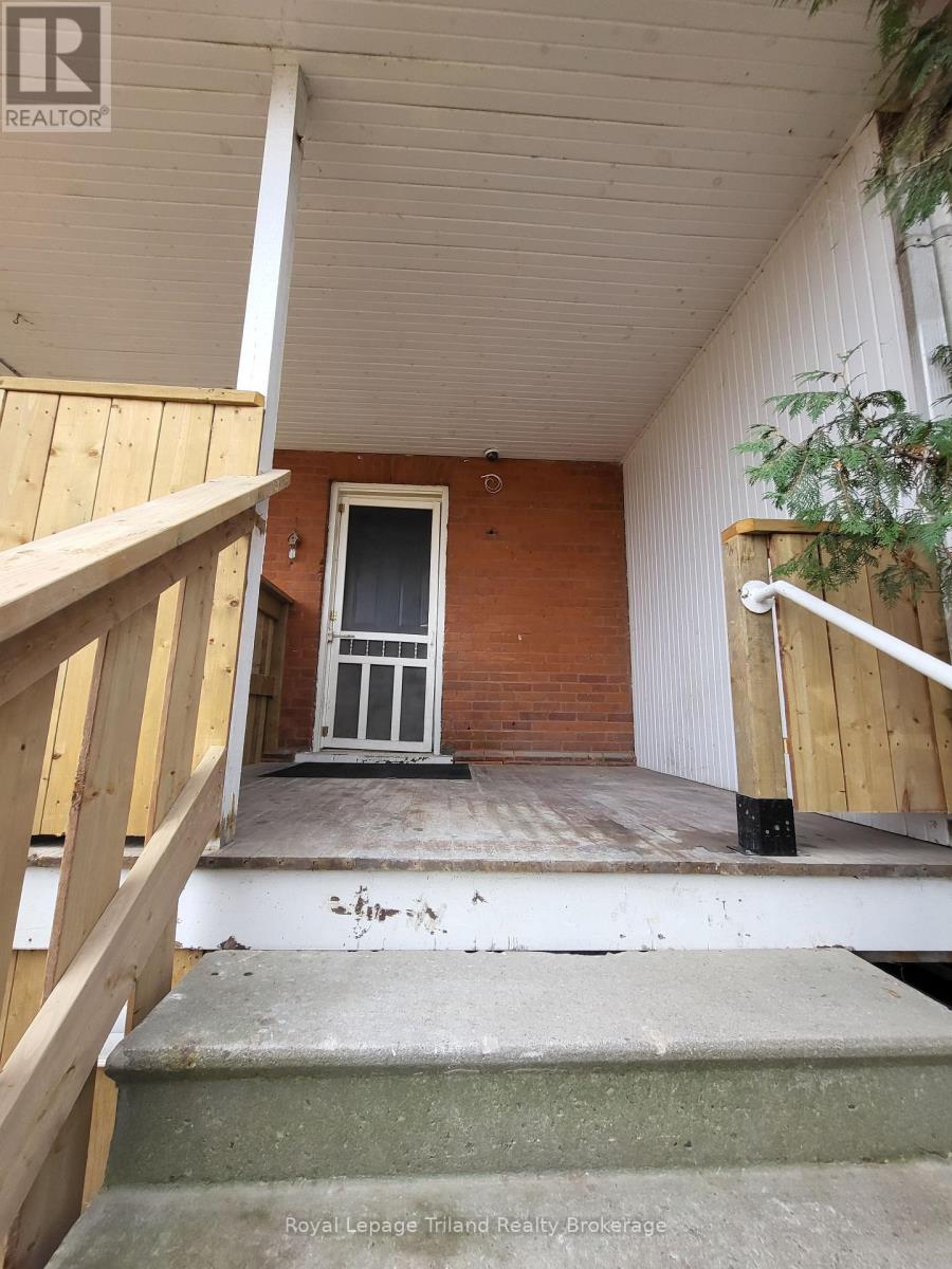 3 - 565 Peel Street, Woodstock, Ontario  N4S 1K5 - Photo 2 - X12697436