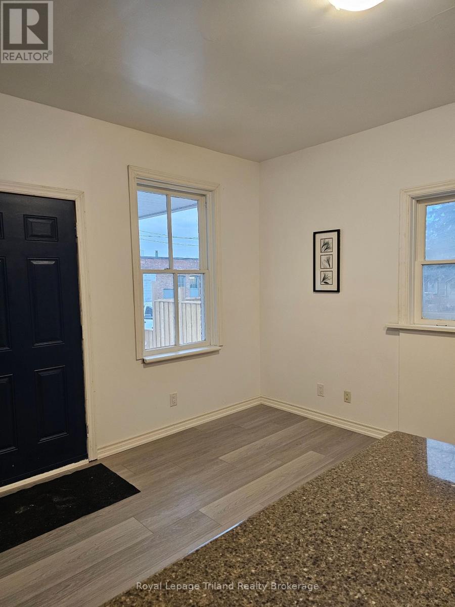 3 - 565 Peel Street, Woodstock, Ontario  N4S 1K5 - Photo 5 - X12697436