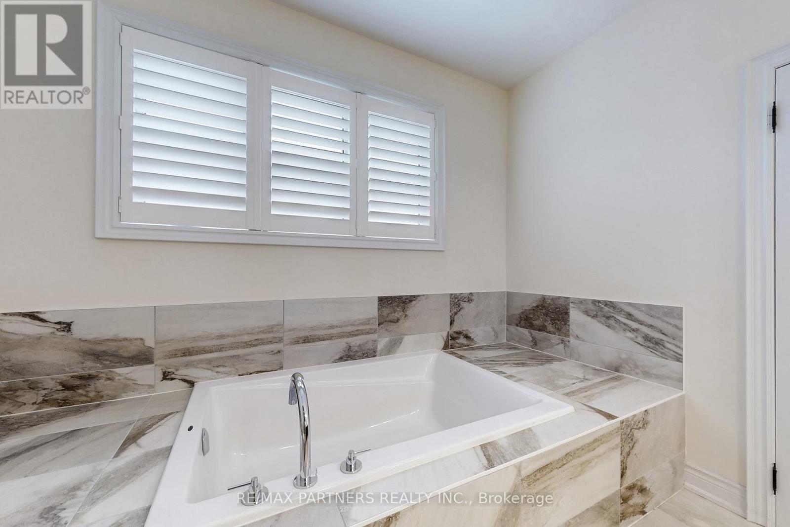 26 Island Green Lane, Markham, Ontario  L6C 0Y7 - Photo 23 - N12677544