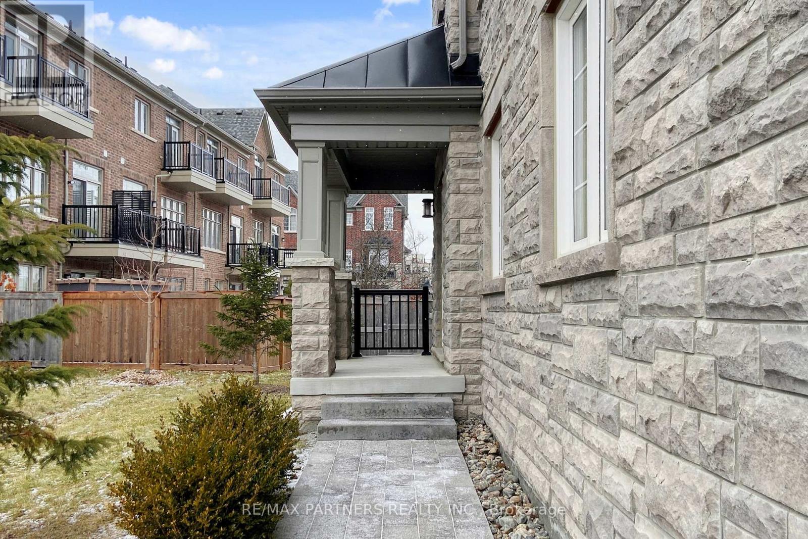 26 Island Green Lane, Markham, Ontario  L6C 0Y7 - Photo 48 - N12677544