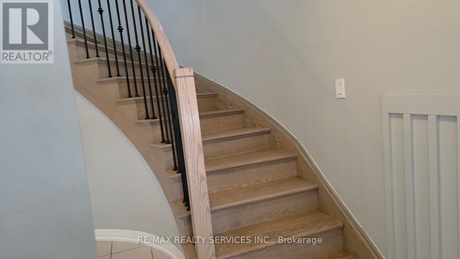 11 Revol Road, Penetanguishene, Ontario  L9M 0W8 - Photo 3 - S12654886