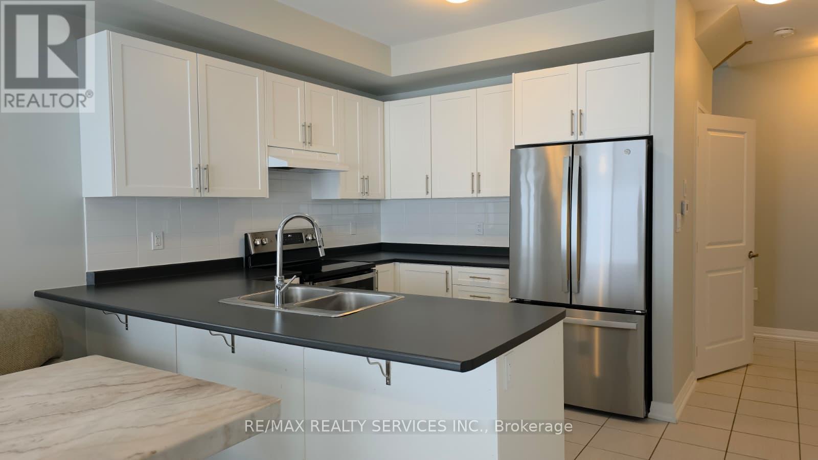 11 Revol Road, Penetanguishene, Ontario  L9M 0W8 - Photo 14 - S12654886