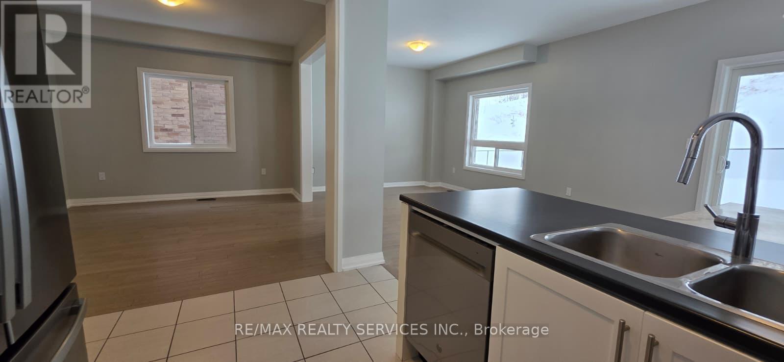 11 Revol Road, Penetanguishene, Ontario  L9M 0W8 - Photo 19 - S12654886