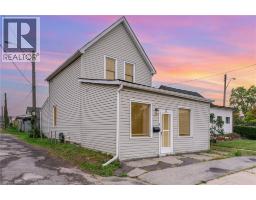 4 ROBINS Avenue, Hamilton, Ontario