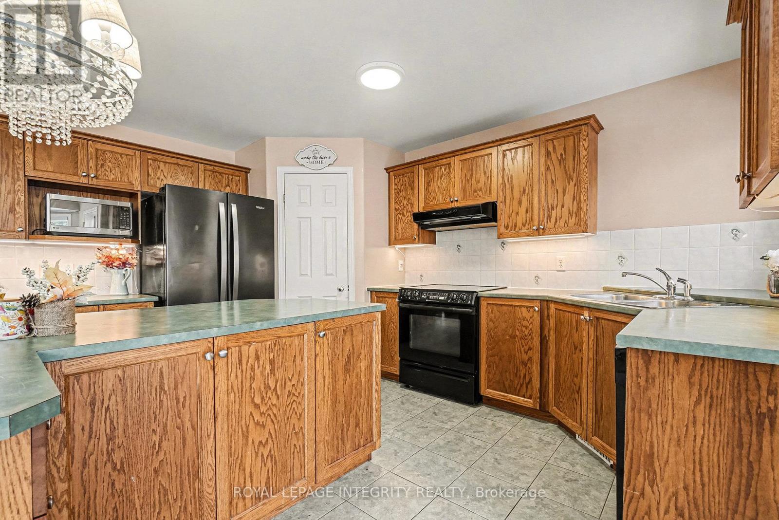 47 Southpointe Avenue, Ottawa, Ontario  K2J 4V5 - Photo 9 - X12687636