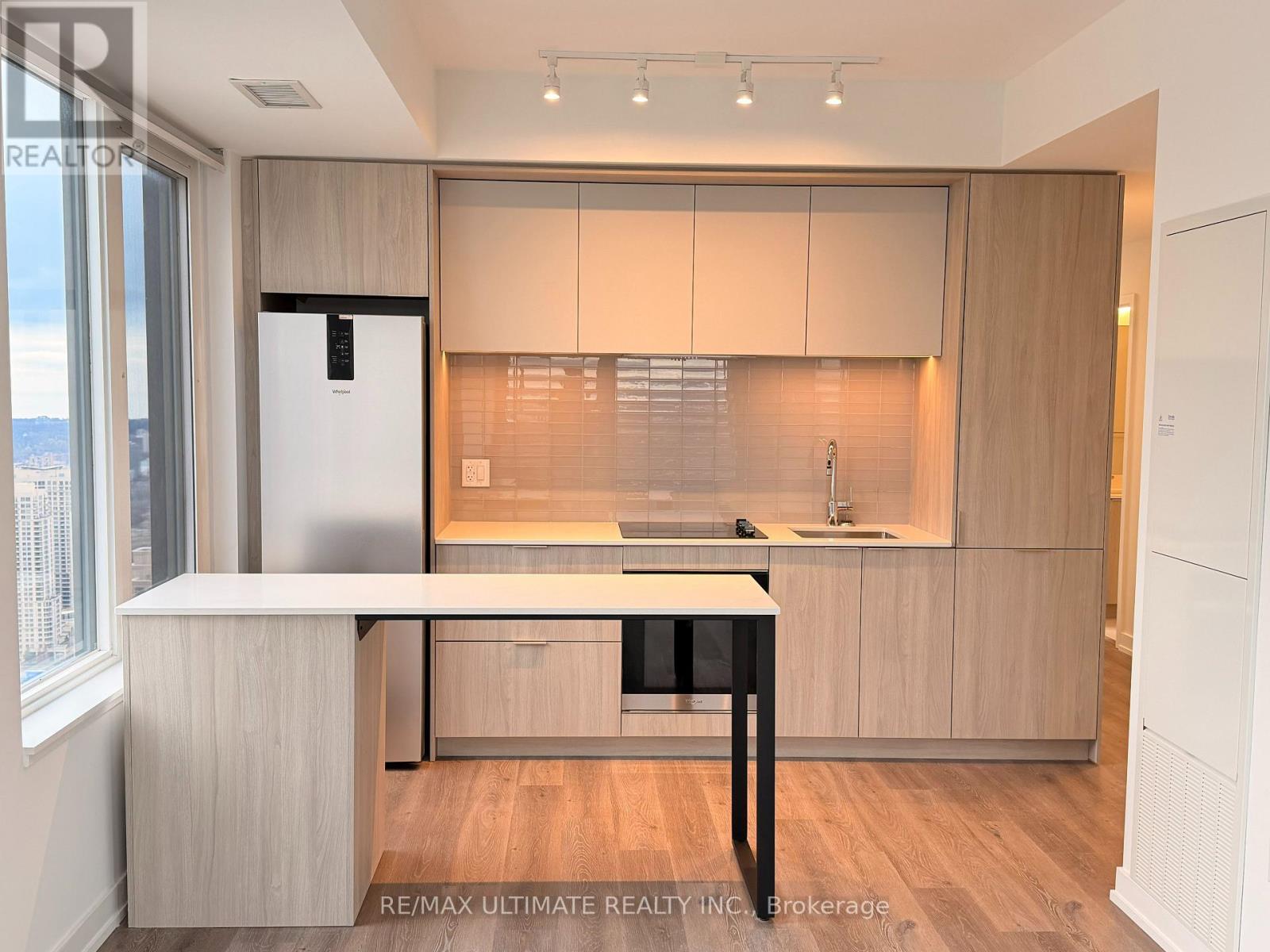 4603 - 395 Square One Drive, Mississauga, Ontario  L5B 0P6 - Photo 7 - W12697642