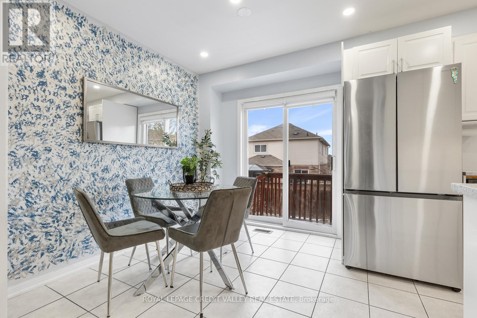 84 Whiteface Crescent, Brampton, Ontario  L6X 4X3 - Photo 11 - W12697674