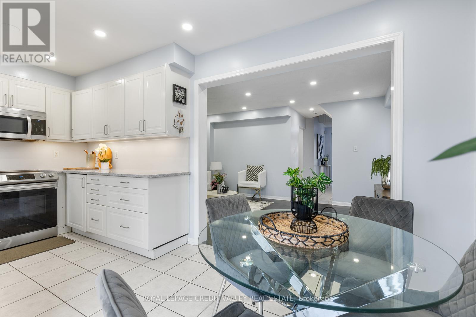 84 Whiteface Crescent, Brampton, Ontario  L6X 4X3 - Photo 13 - W12697674