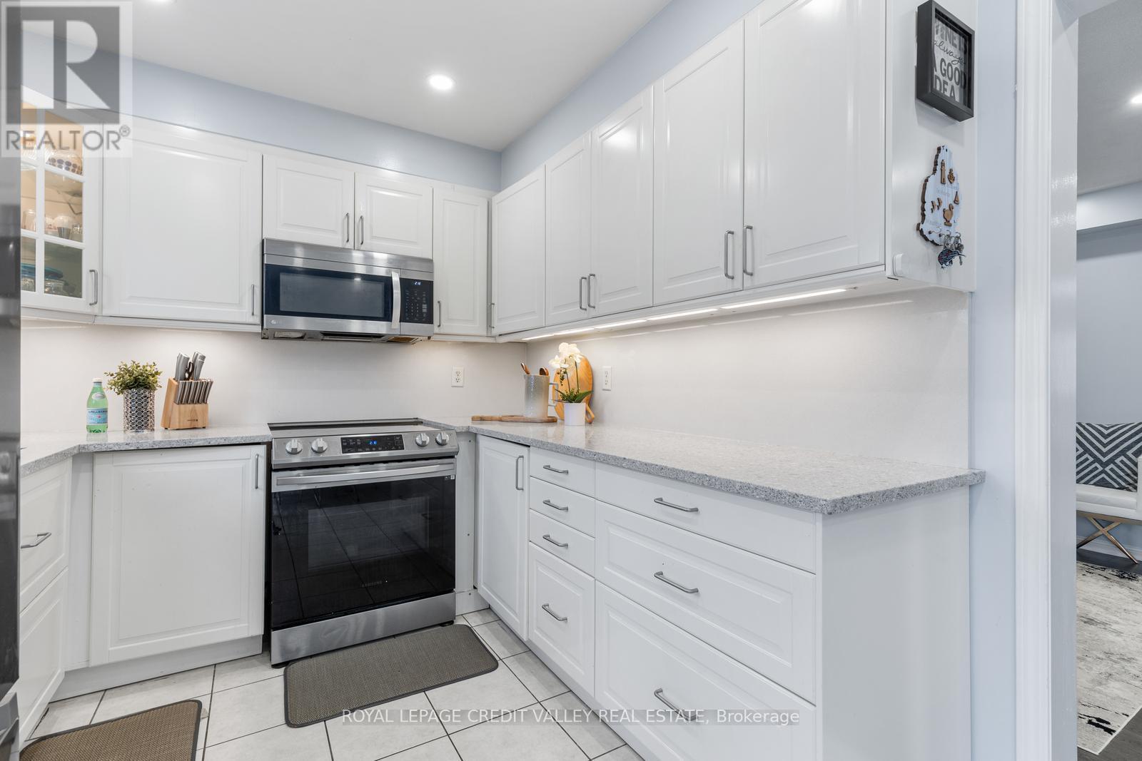 84 Whiteface Crescent, Brampton, Ontario  L6X 4X3 - Photo 16 - W12697674