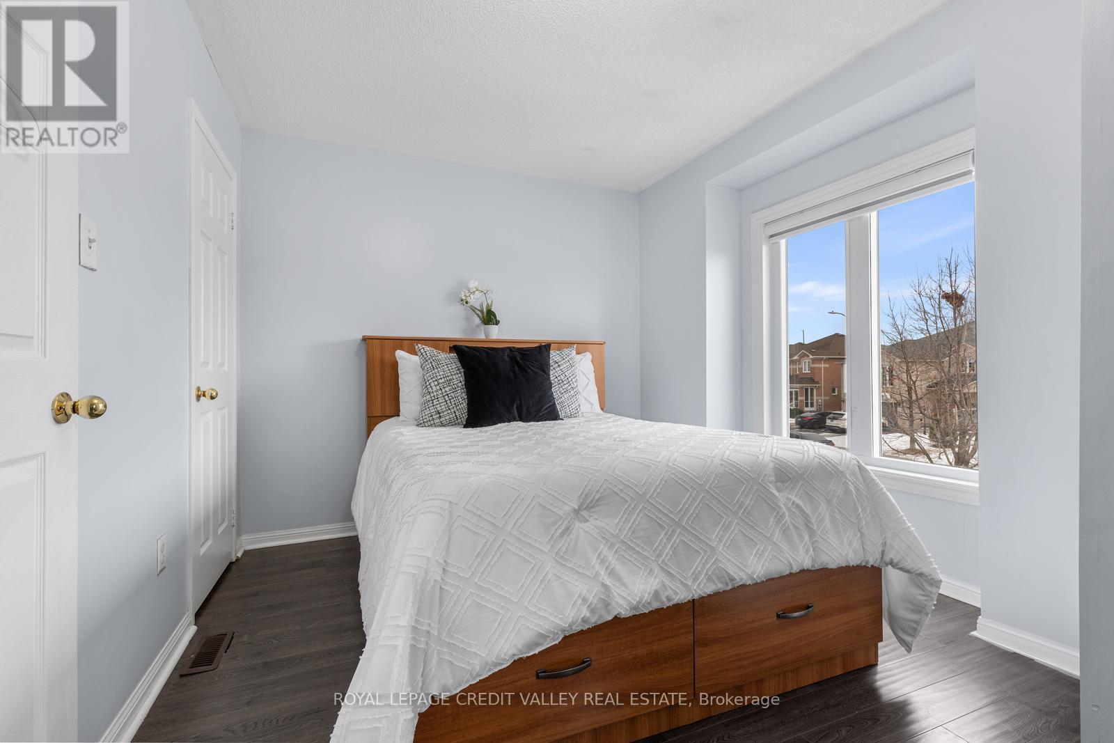 84 Whiteface Crescent, Brampton, Ontario  L6X 4X3 - Photo 20 - W12697674