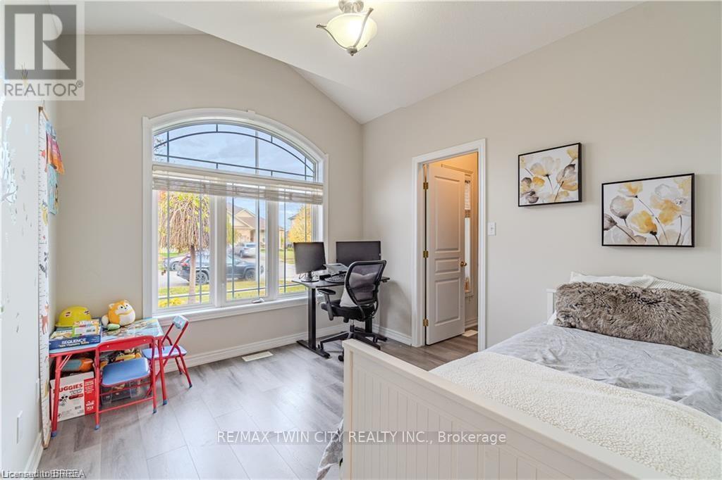 11 Irongate Drive, Brant, Ontario  N3L 4G4 - Photo 14 - X12697624