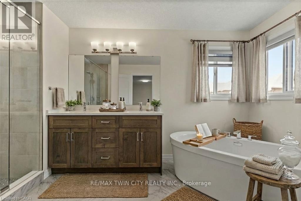 352 Chokecherry Crescent, Waterloo, Ontario  N2V 0H1 - Photo 11 - X12697664