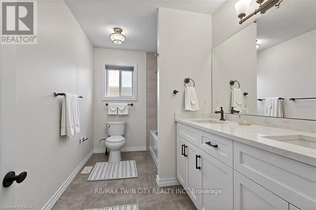 352 Chokecherry Crescent, Waterloo, Ontario  N2V 0H1 - Photo 13 - X12697664