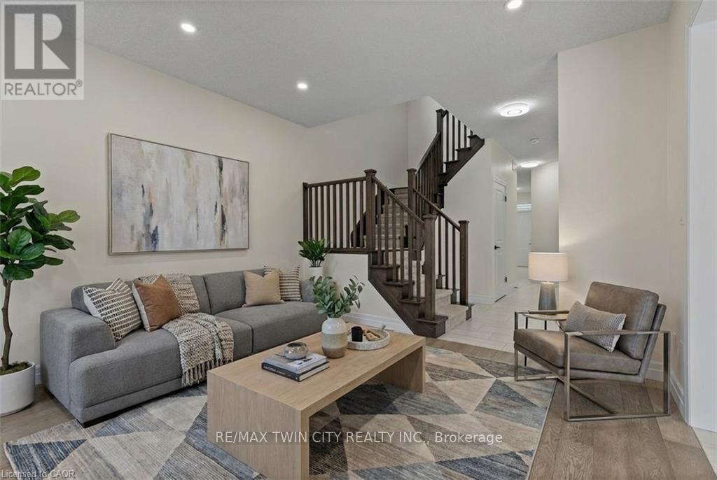 352 Chokecherry Crescent, Waterloo, Ontario  N2V 0H1 - Photo 2 - X12697664