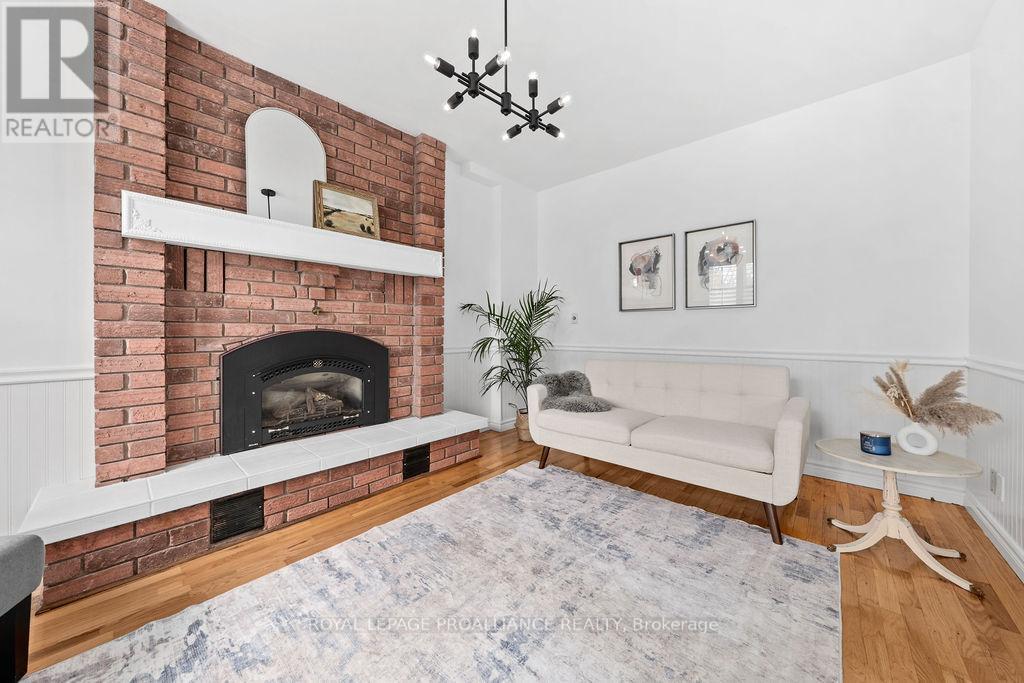 29 Sherwood Crescent, Belleville (Belleville Ward), Ontario  K8P 5G2 - Photo 21 - X12697742