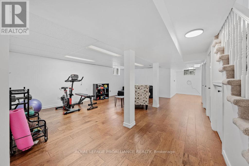 29 Sherwood Crescent, Belleville (Belleville Ward), Ontario  K8P 5G2 - Photo 35 - X12697742