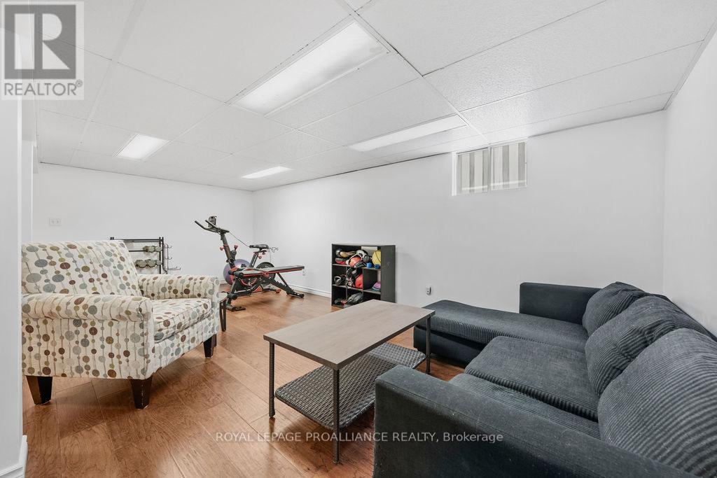 29 Sherwood Crescent, Belleville (Belleville Ward), Ontario  K8P 5G2 - Photo 36 - X12697742