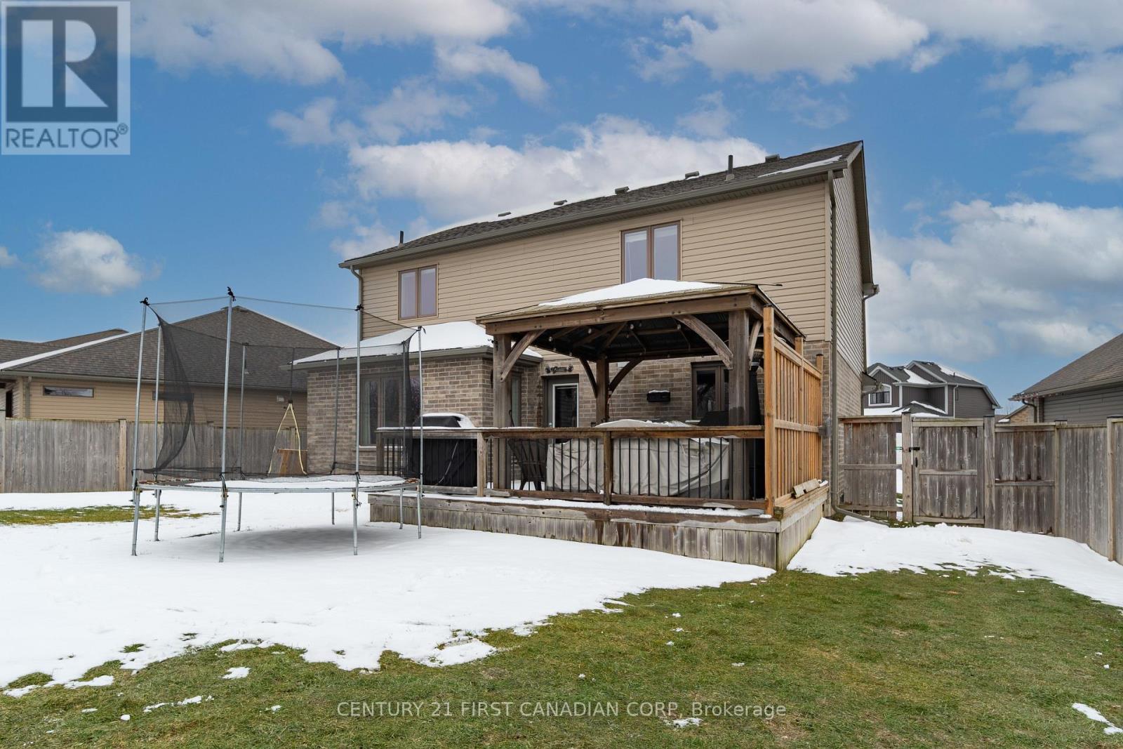 209 Campanale Way, Lucan Biddulph, Ontario  N0M 2J0 - Photo 10 - X12697692