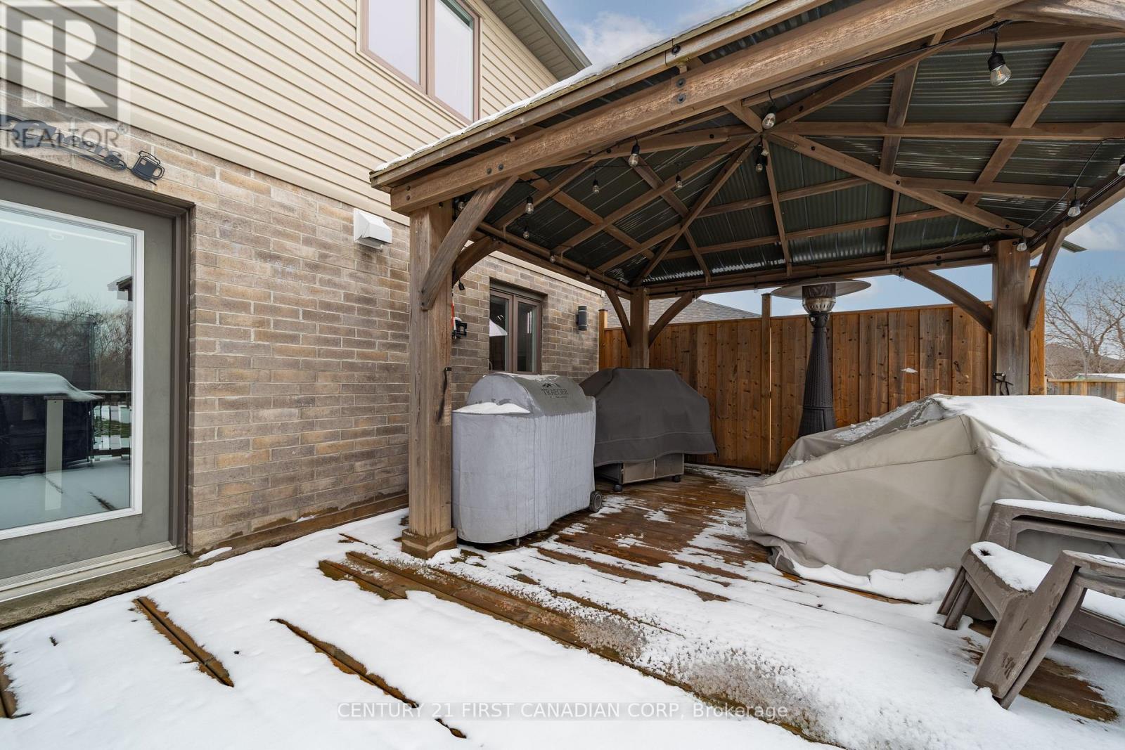 209 Campanale Way, Lucan Biddulph, Ontario  N0M 2J0 - Photo 14 - X12697692