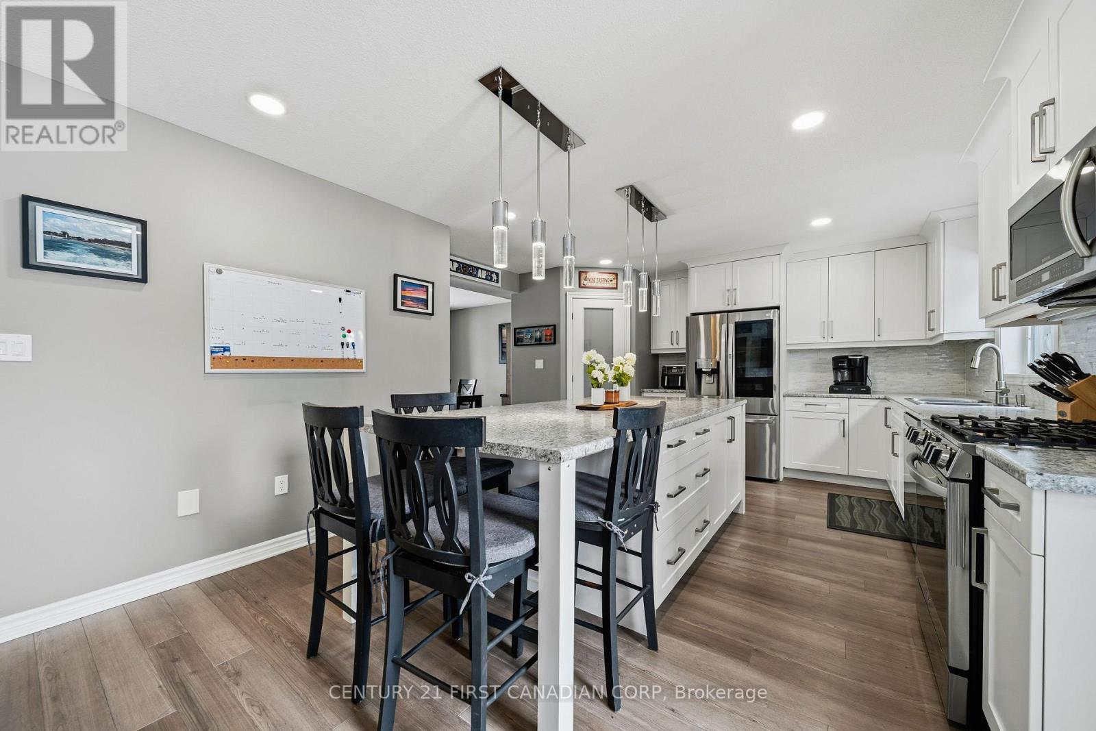 209 Campanale Way, Lucan Biddulph, Ontario  N0M 2J0 - Photo 22 - X12697692