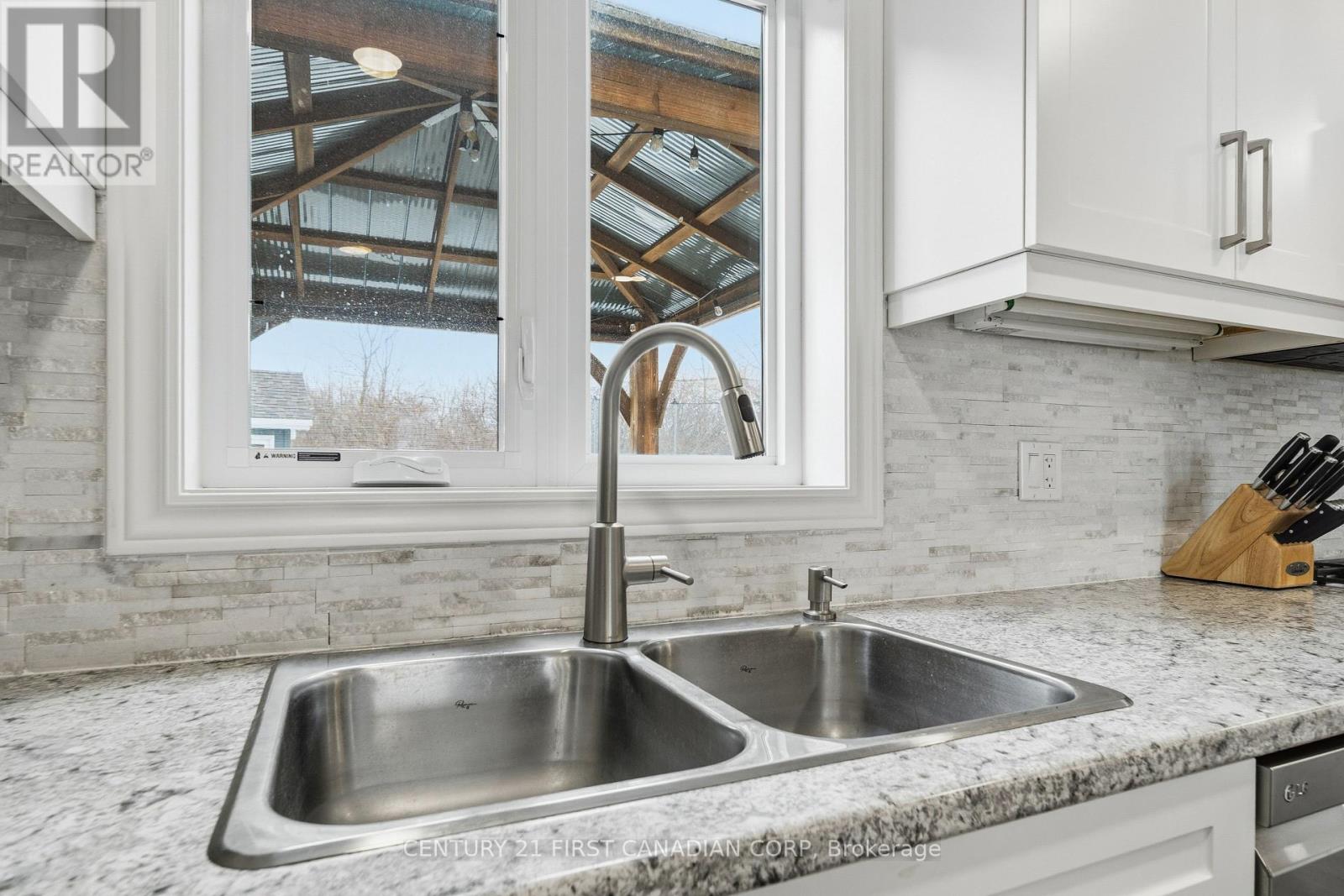 209 Campanale Way, Lucan Biddulph, Ontario  N0M 2J0 - Photo 24 - X12697692