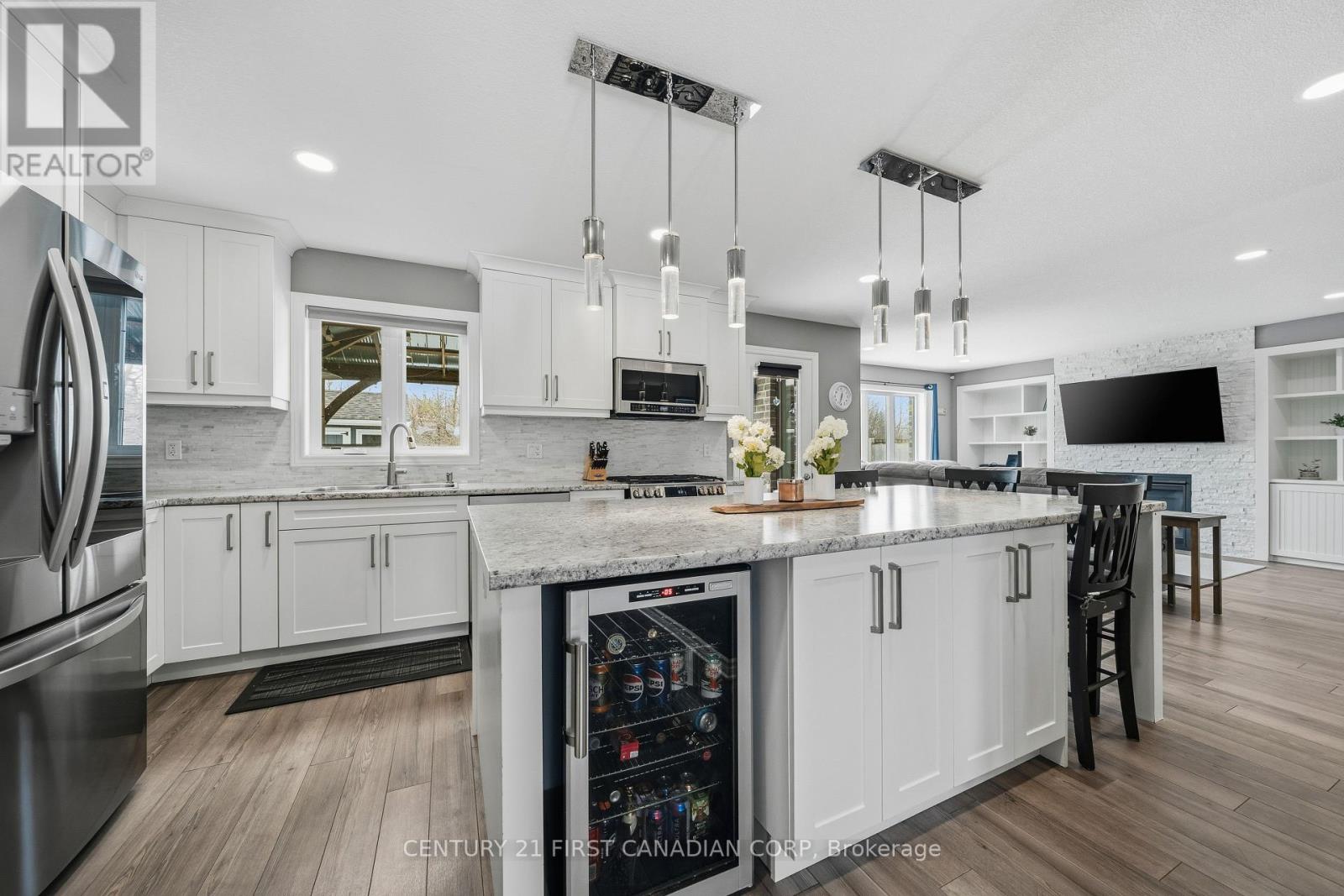 209 Campanale Way, Lucan Biddulph, Ontario  N0M 2J0 - Photo 25 - X12697692